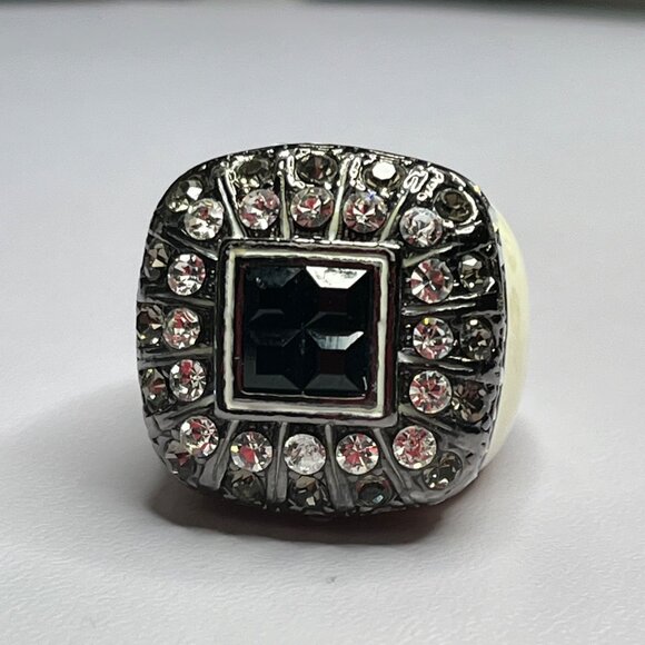 Jewelry - Vintage-Inspired Silver & Black Gemstone Statement Ring Clear Accents size 6.5